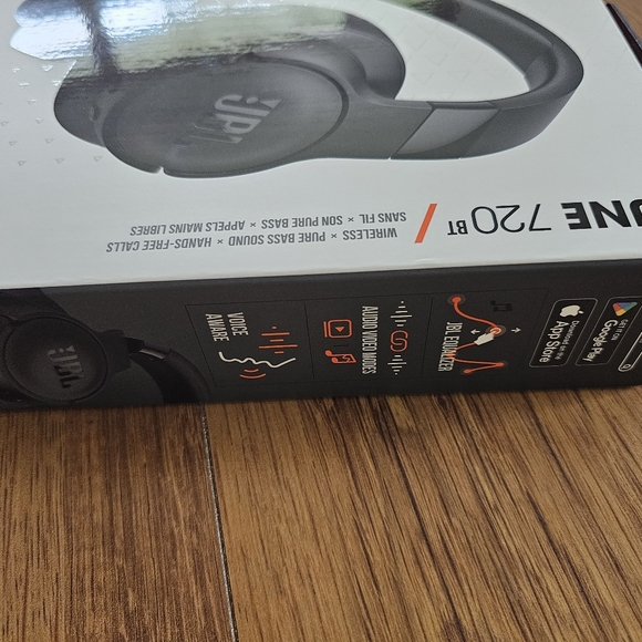 JBL Tune 720 bt pure brass wireless hand free calls bluetooth ear headph… - Picture 7 of 10